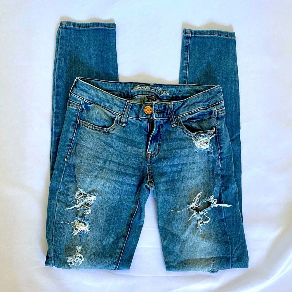 American Eagle Distressed Lightwash Jeggings Size 4 Casual Classic Denim